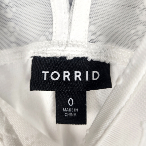 Torrid Size 0 Flocked Lace Bell Sleeve Top - Picture 4 of 8